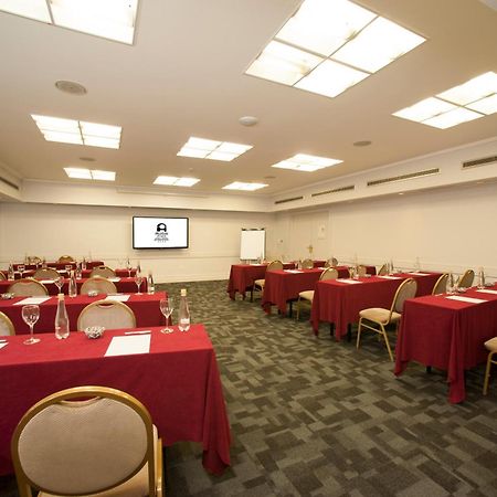 Austral Plaza Hotel Κομοντόρο Ριβαντάβια Εξωτερικό φωτογραφία
