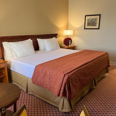 Austral Plaza Hotel Κομοντόρο Ριβαντάβια Εξωτερικό φωτογραφία