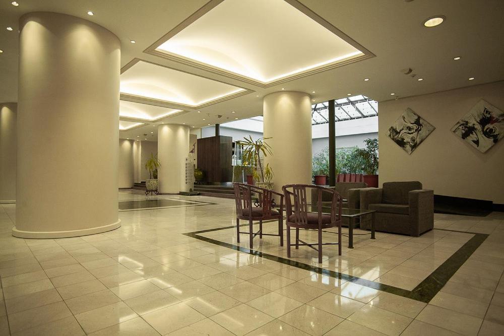 Austral Plaza Hotel Κομοντόρο Ριβαντάβια Εξωτερικό φωτογραφία