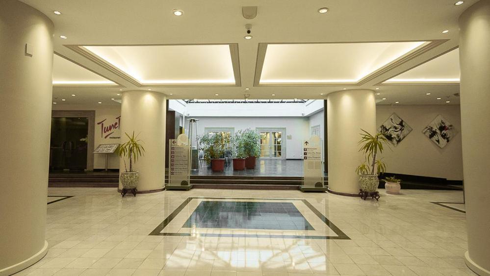 Austral Plaza Hotel Κομοντόρο Ριβαντάβια Εξωτερικό φωτογραφία