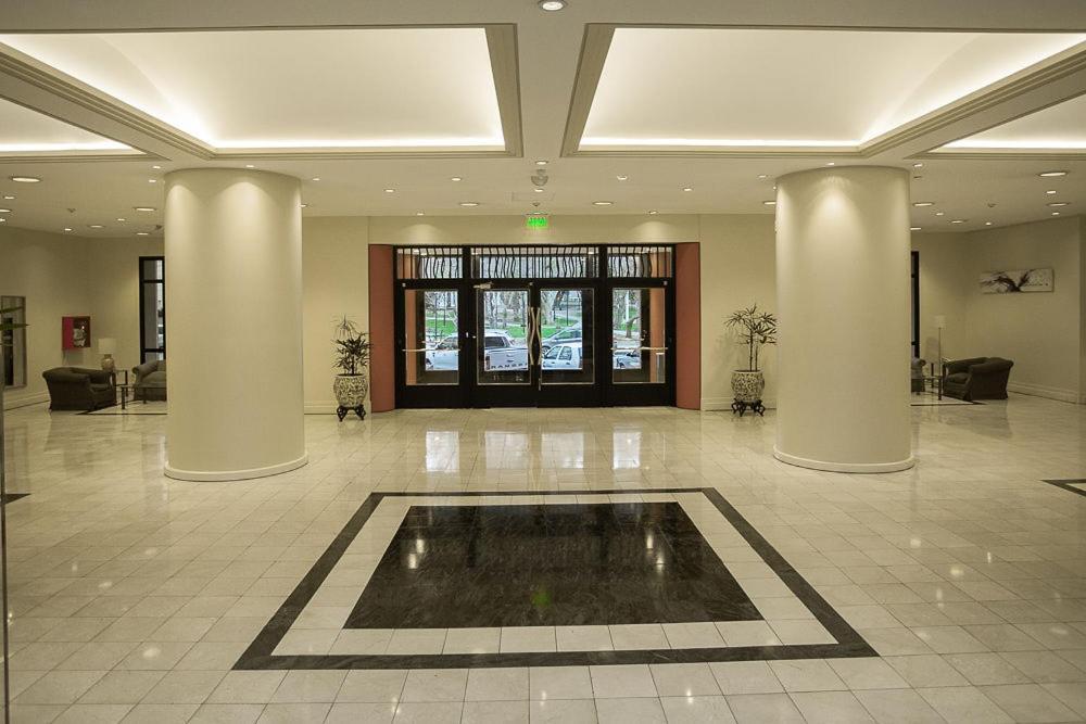 Austral Plaza Hotel Κομοντόρο Ριβαντάβια Εξωτερικό φωτογραφία