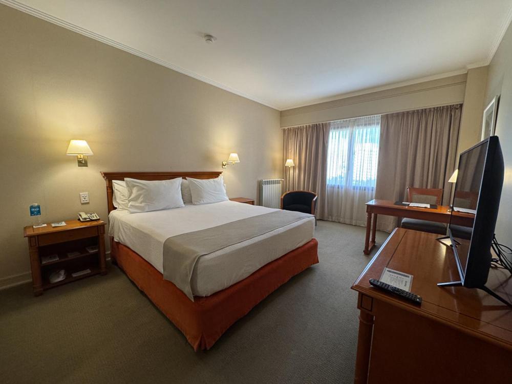 Austral Plaza Hotel Κομοντόρο Ριβαντάβια Εξωτερικό φωτογραφία