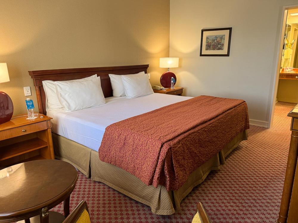 Austral Plaza Hotel Κομοντόρο Ριβαντάβια Εξωτερικό φωτογραφία