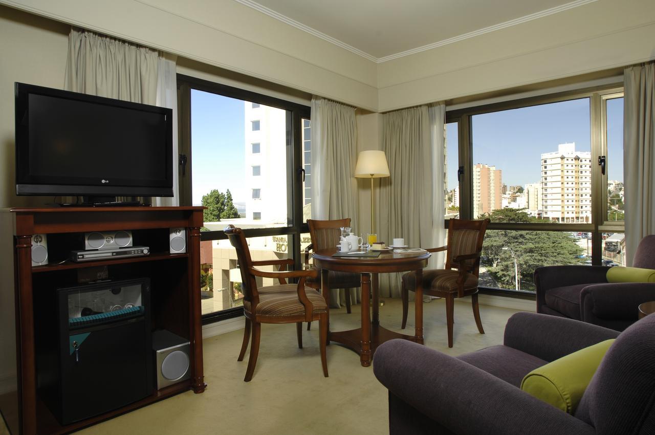Austral Plaza Hotel Κομοντόρο Ριβαντάβια Εξωτερικό φωτογραφία