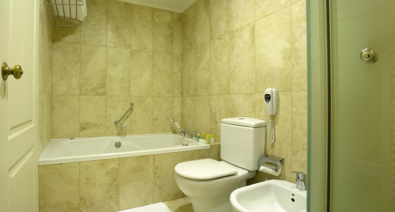 Austral Plaza Hotel Κομοντόρο Ριβαντάβια Εξωτερικό φωτογραφία