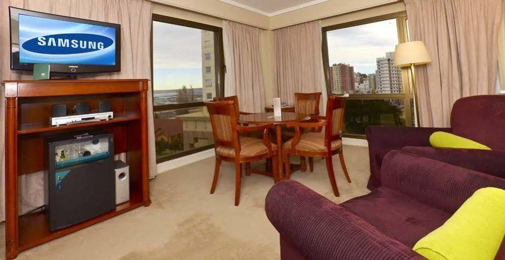 Austral Plaza Hotel Κομοντόρο Ριβαντάβια Εξωτερικό φωτογραφία
