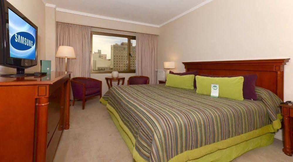 Austral Plaza Hotel Κομοντόρο Ριβαντάβια Εξωτερικό φωτογραφία