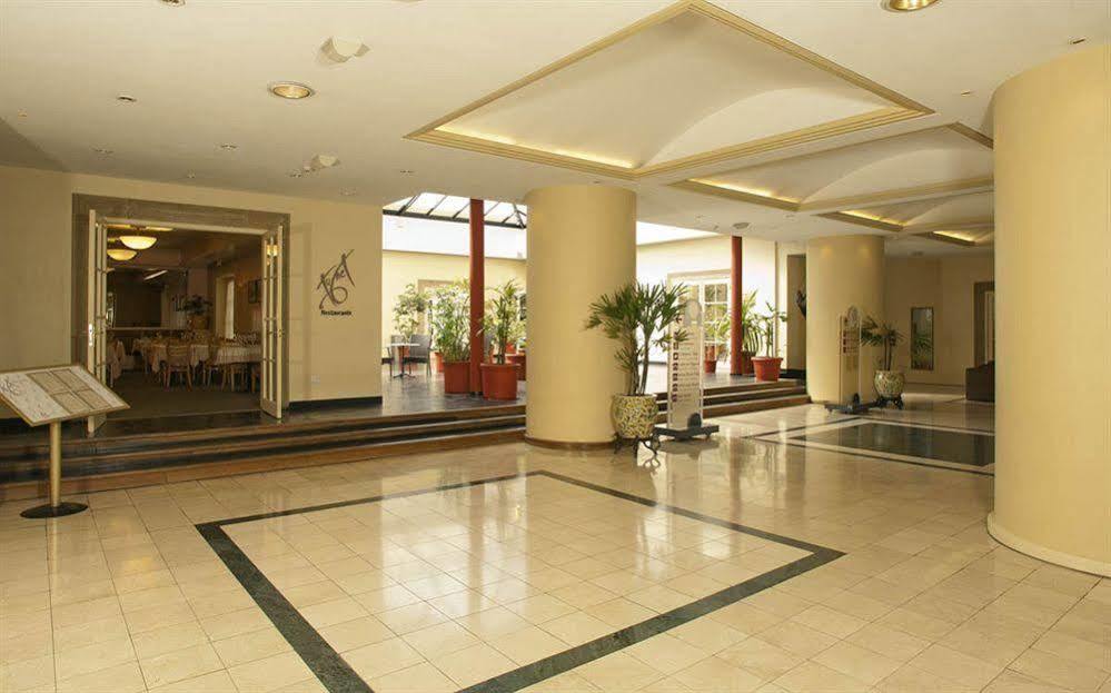Austral Plaza Hotel Κομοντόρο Ριβαντάβια Εξωτερικό φωτογραφία