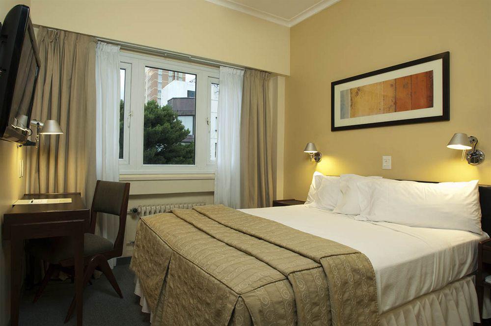 Austral Plaza Hotel Κομοντόρο Ριβαντάβια Εξωτερικό φωτογραφία